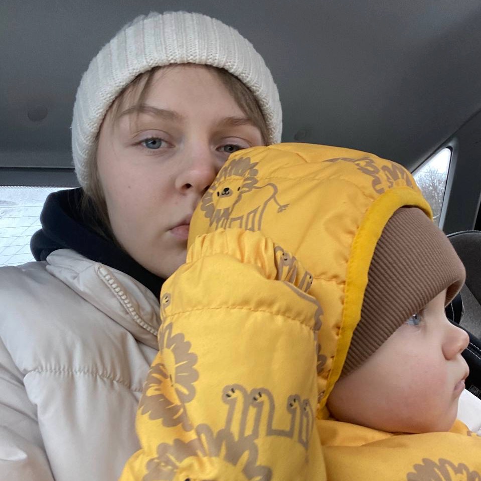 «Le miro a mi hijo y temo que no lo veamos crecer”, Oleksandra, 23 años, Kyiv —  Krolevets